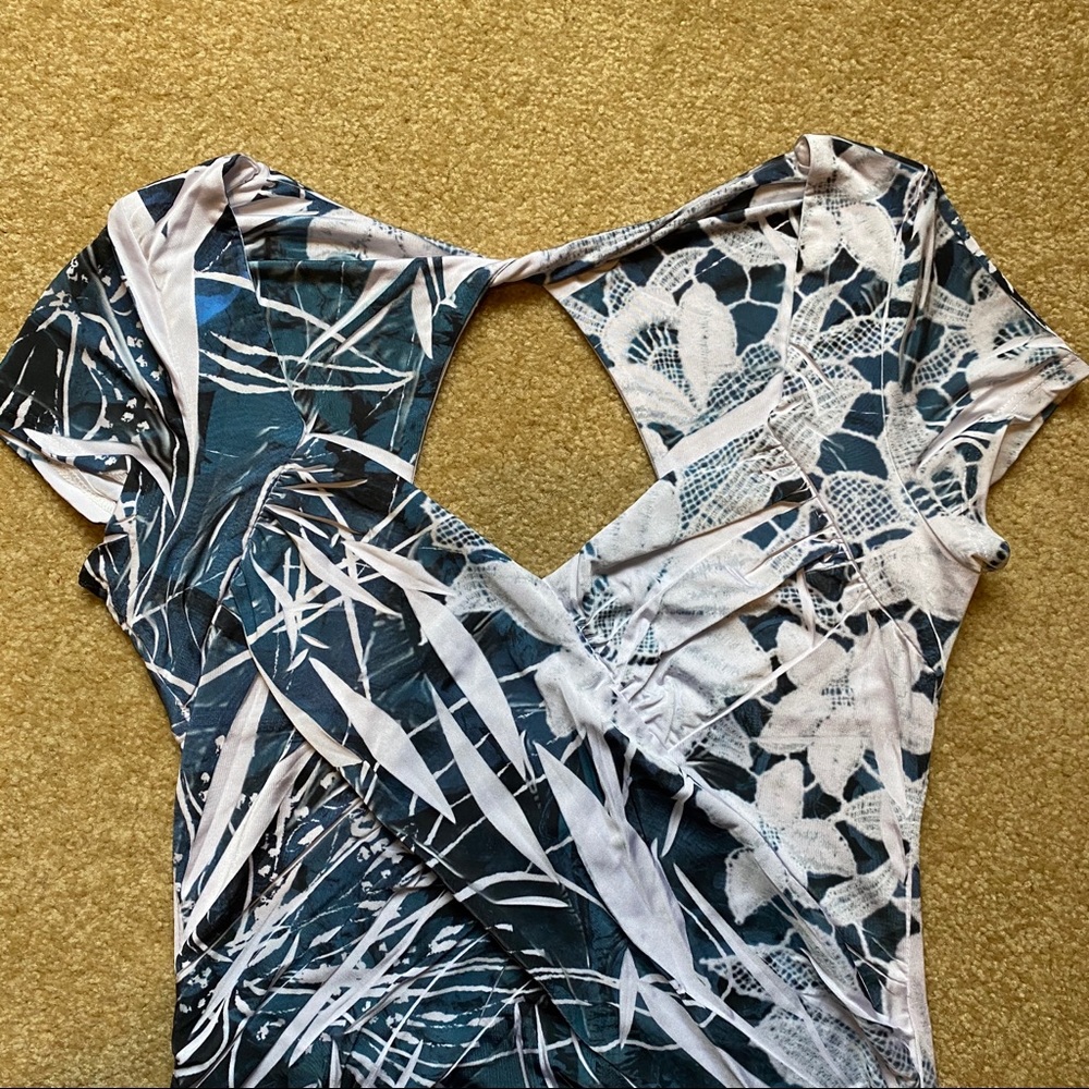 Patterned Wrap Top - Picture 3 of 11